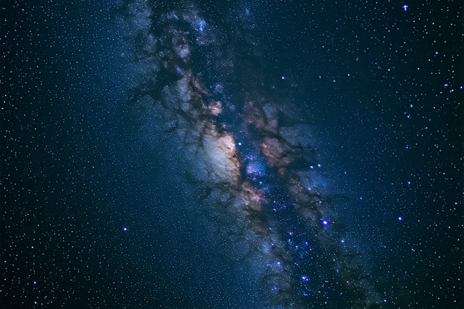 Galaktische Giganten im Duell: Droht der Zusammenstoß von Milchstraße und Andromeda?